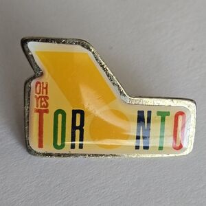 Oh Yes Toronto! pin enamel brooch canada canadian jewelry travel gold tone lapel